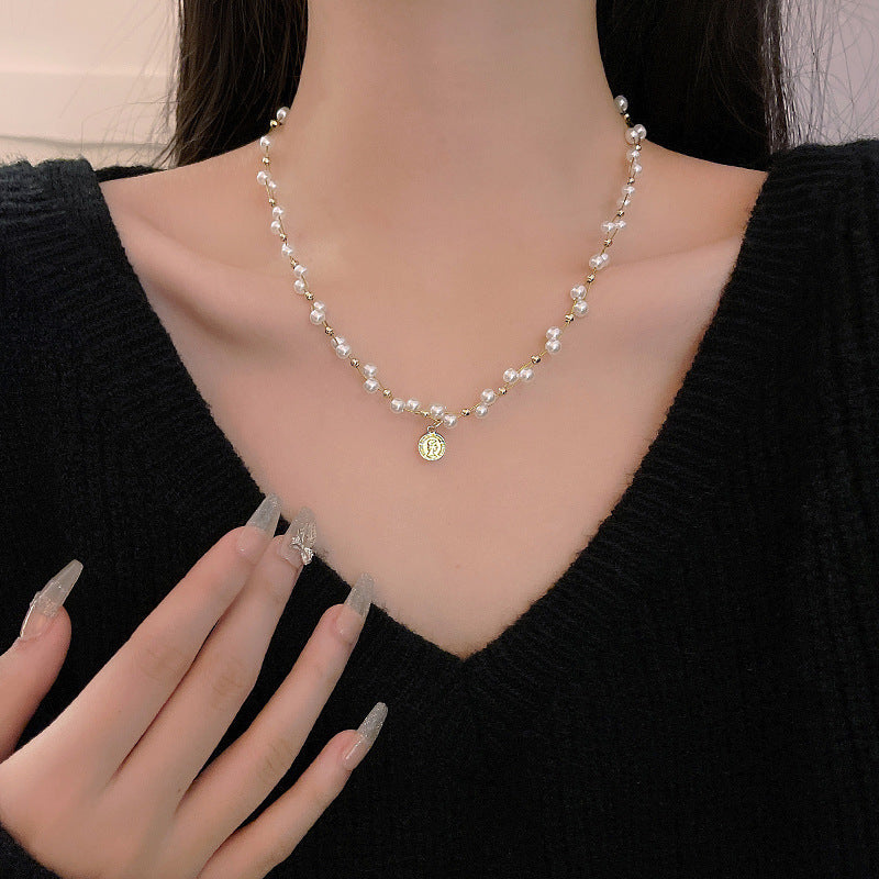 High-end light luxury pearl necklace love hot girl beaded clavicle necklace