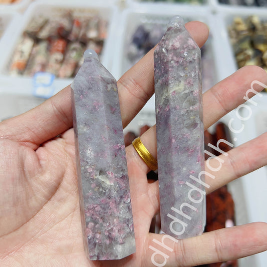 Plum blossom tourmaline