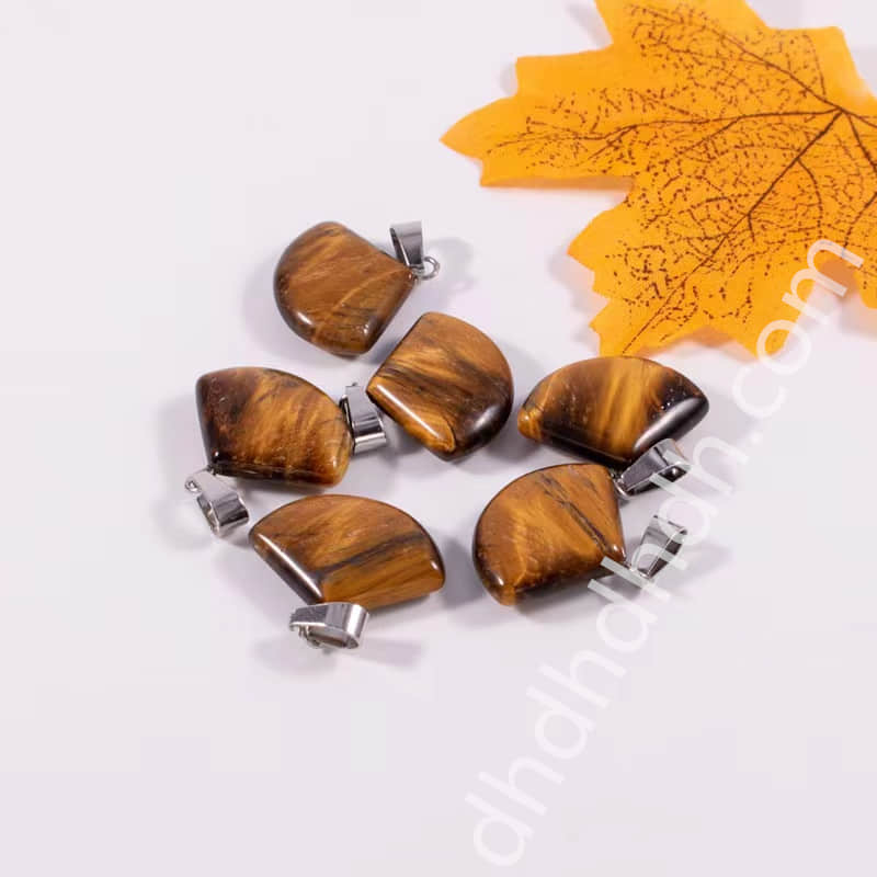 Mixed 10pcs leaf pendants one bag