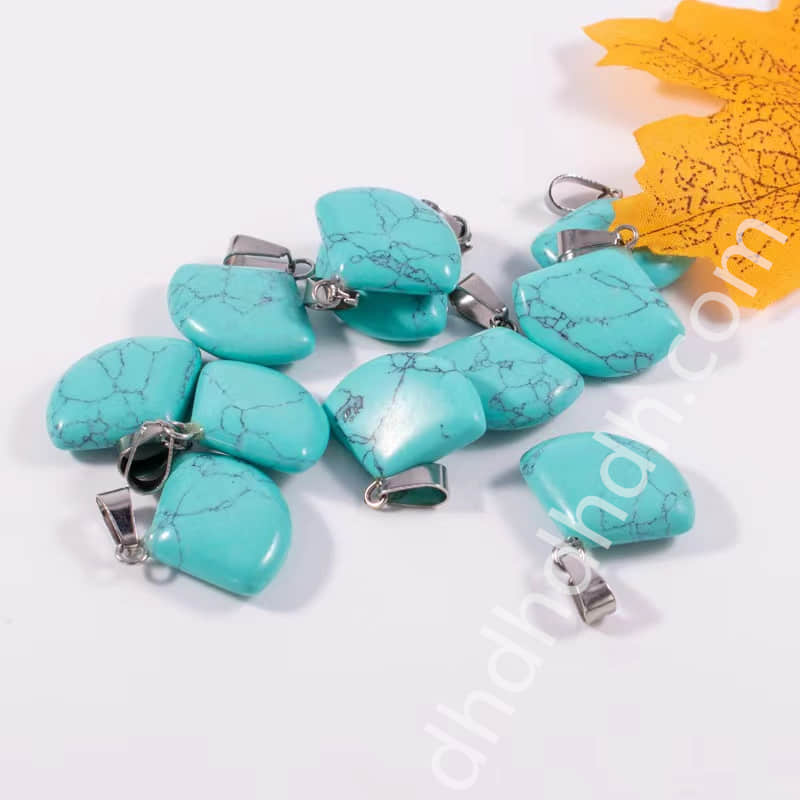 Mixed 10pcs leaf pendants one bag