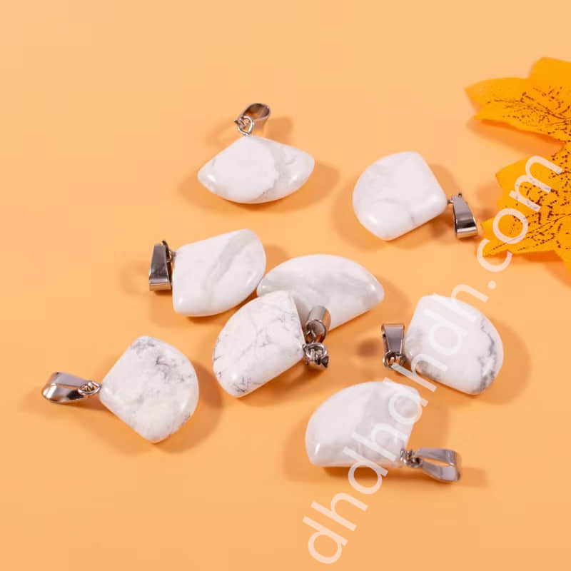 Mixed 10pcs leaf pendants one bag