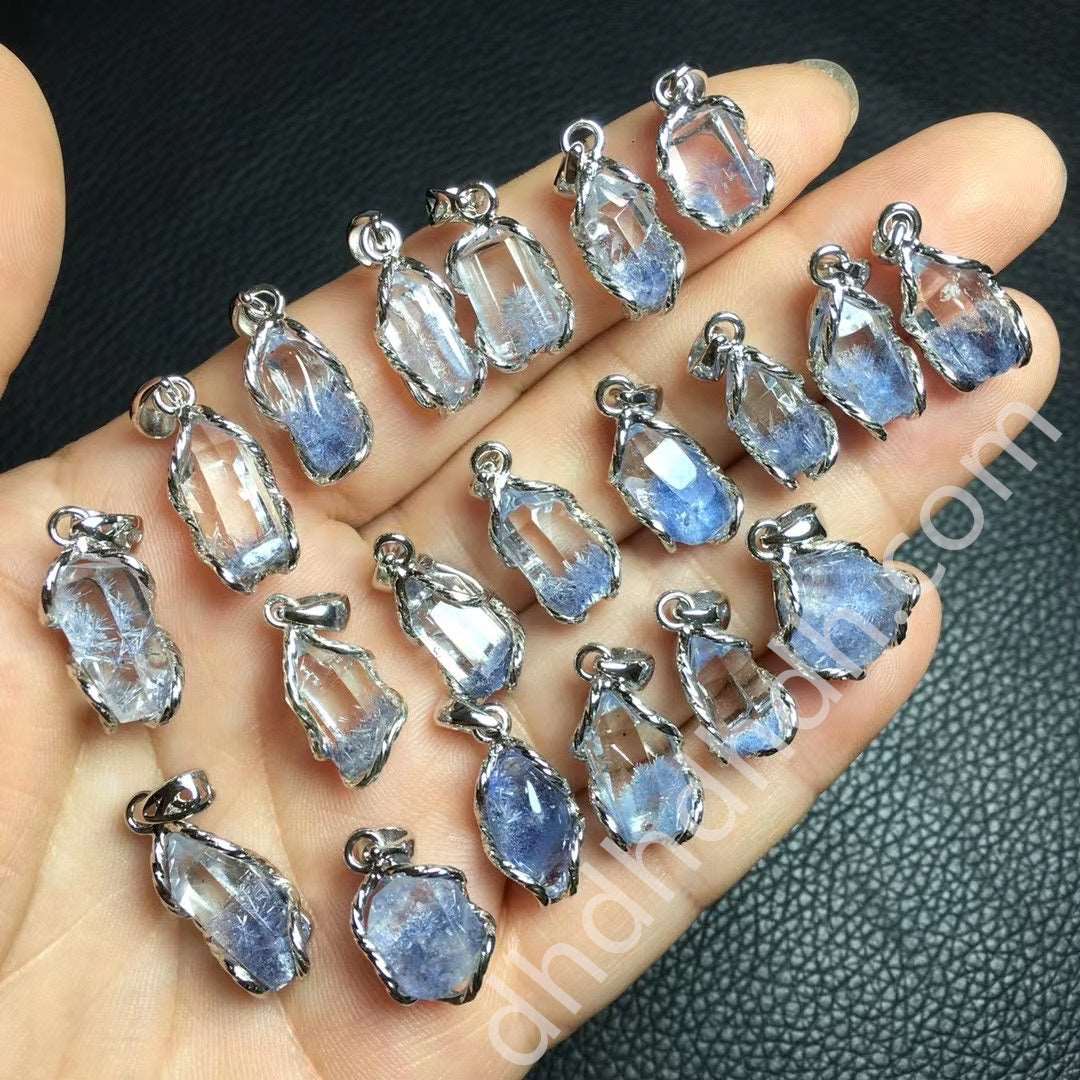 Dumortierite pendant