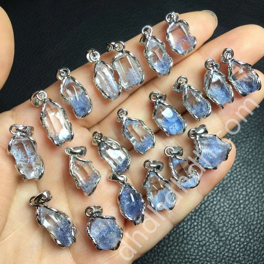 Dumortierite pendant