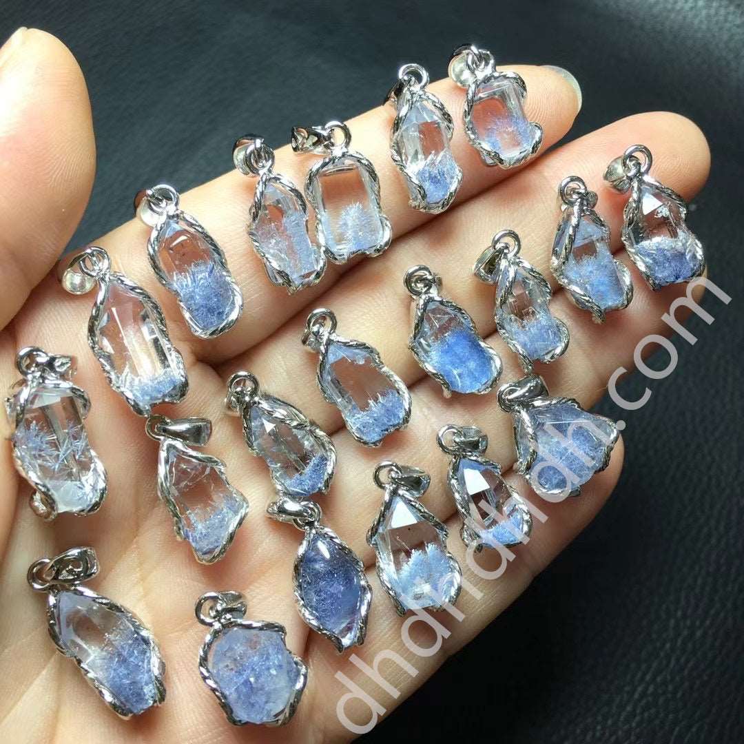 Dumortierite pendant